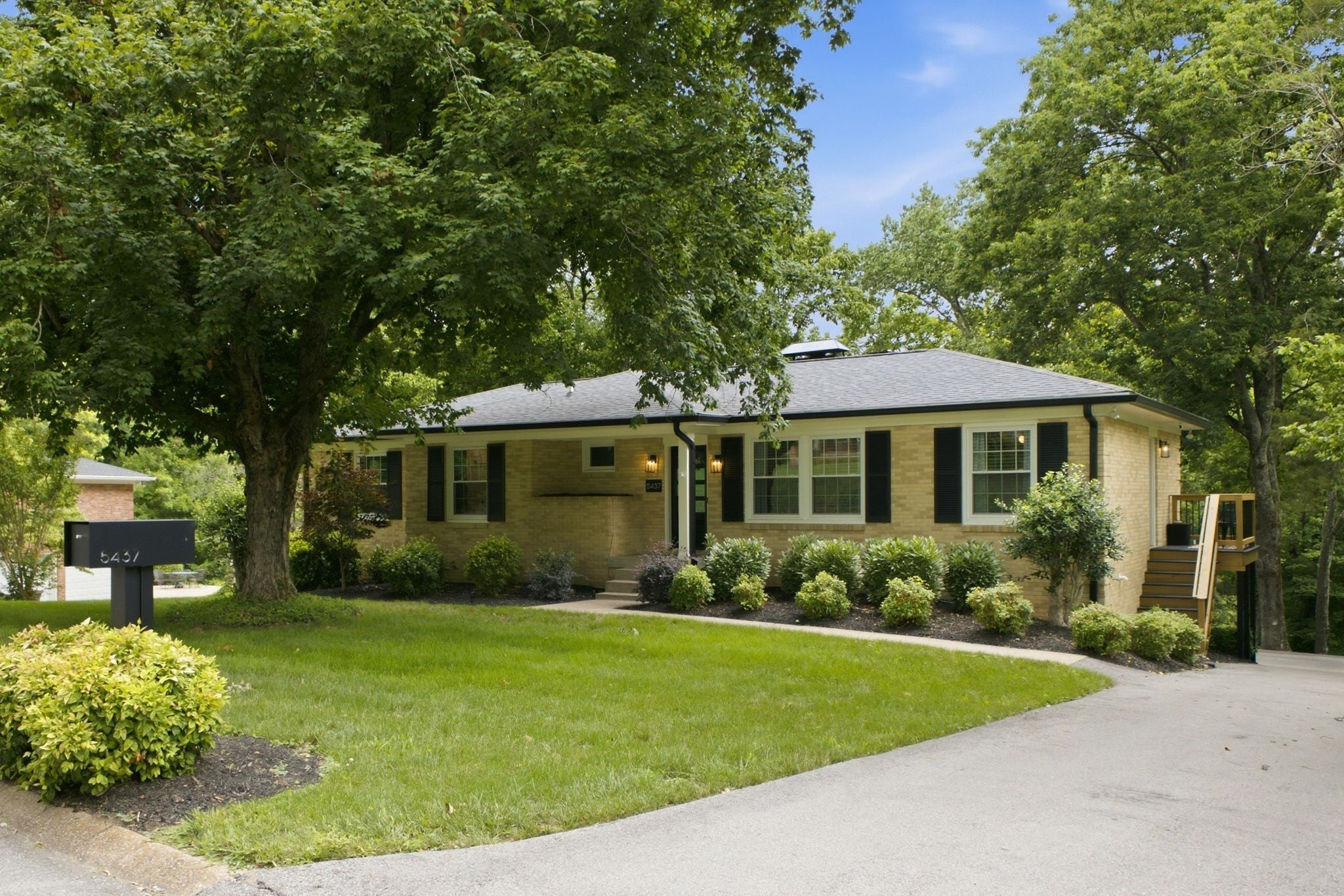 5437 Hill Road Cir