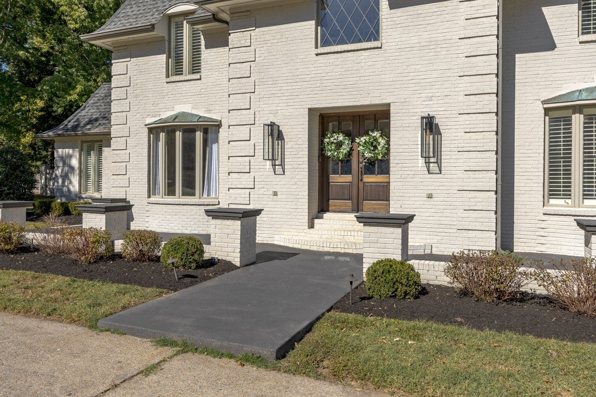 110 Poplar St
