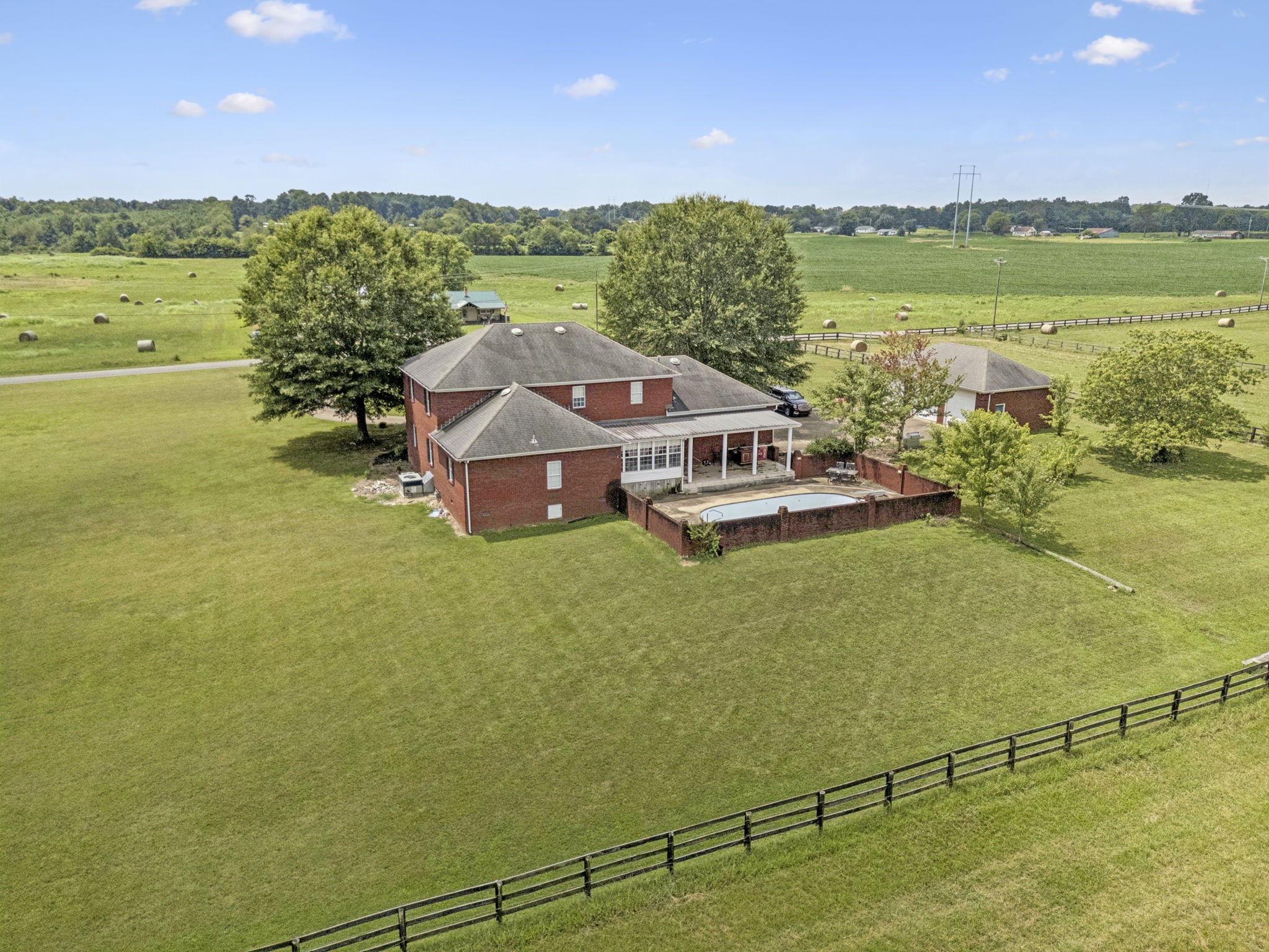 33 Bishop Rd