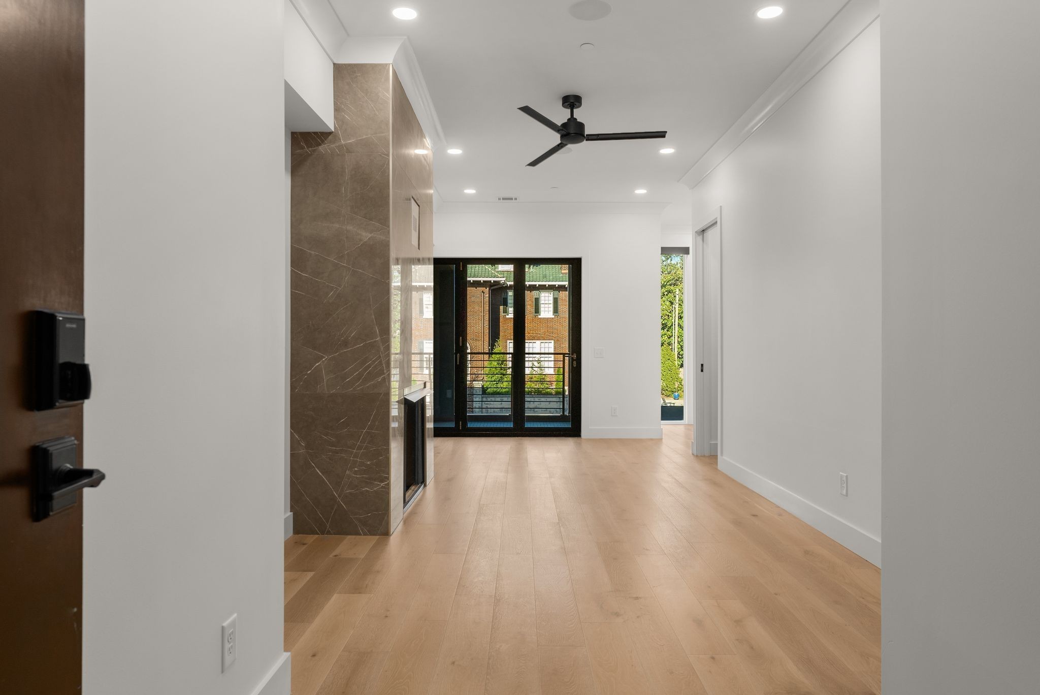95 Leonard Ave 6