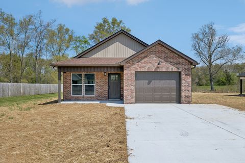 242 Green Meadow Dr Smithville TN 37166