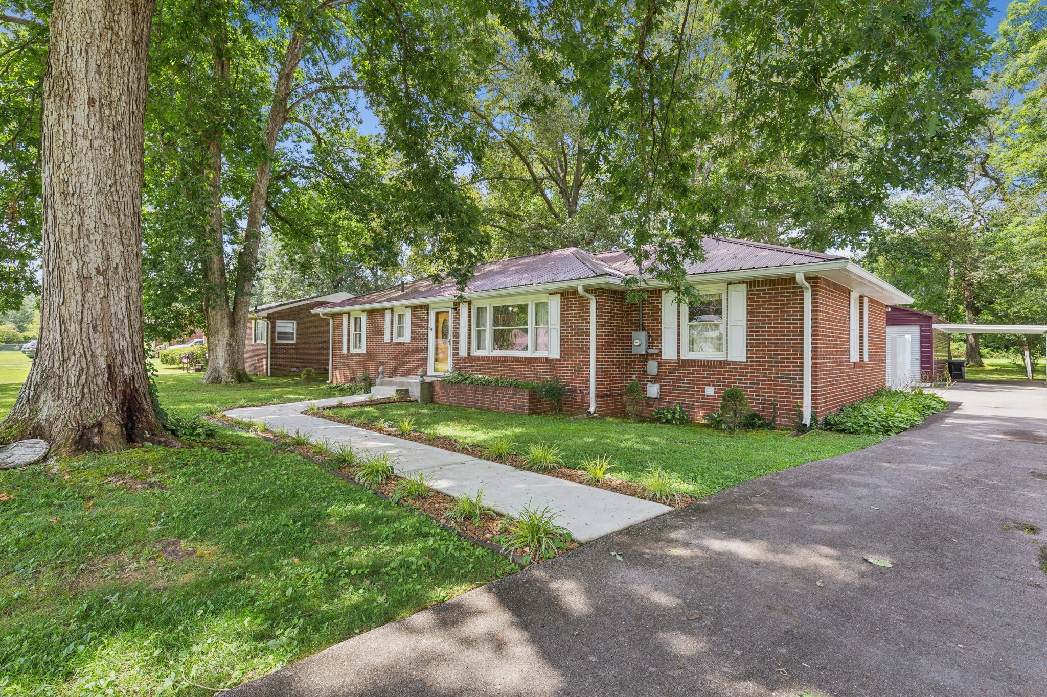 111 Ragan St