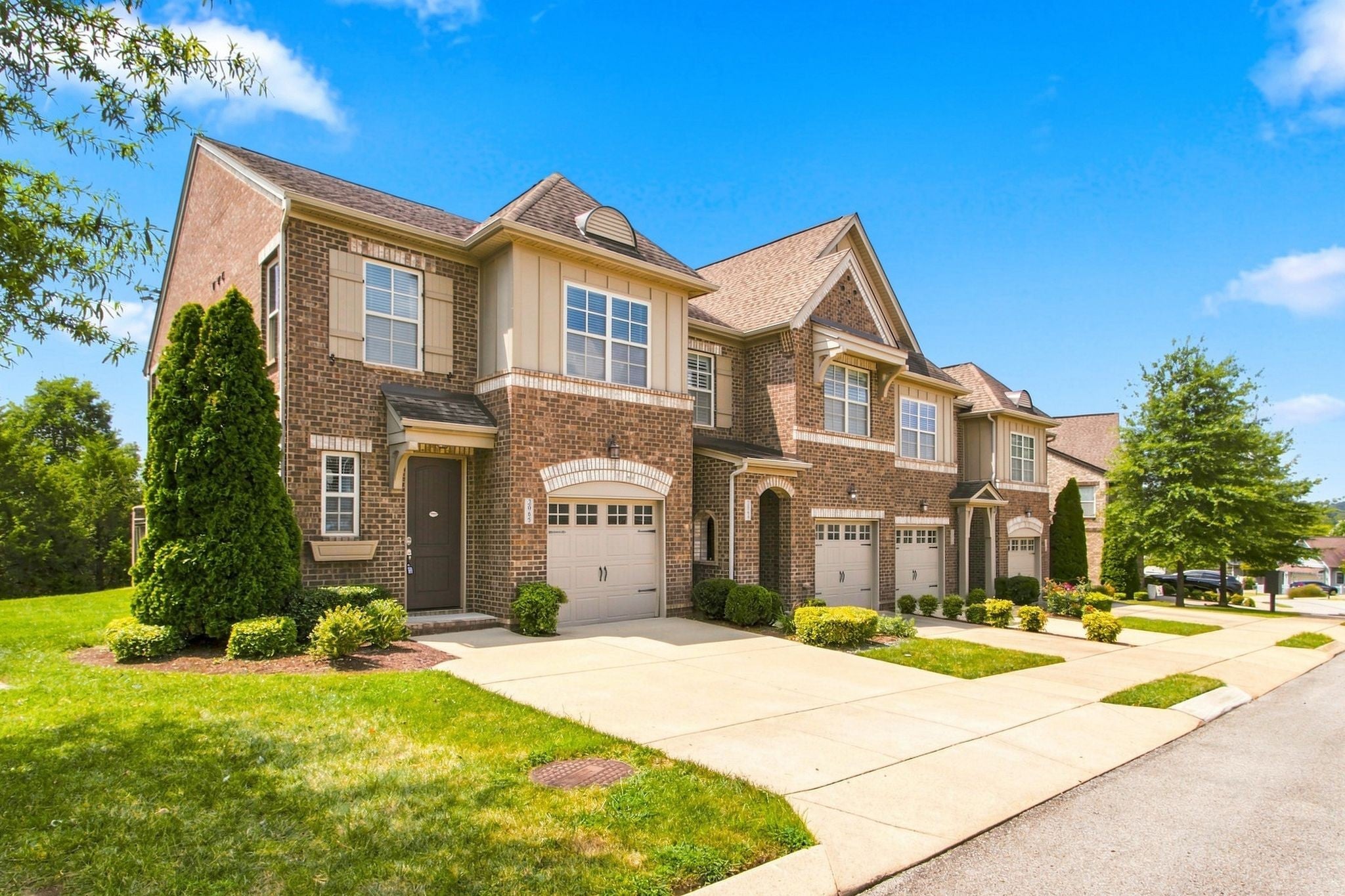 2065 Newark Ln