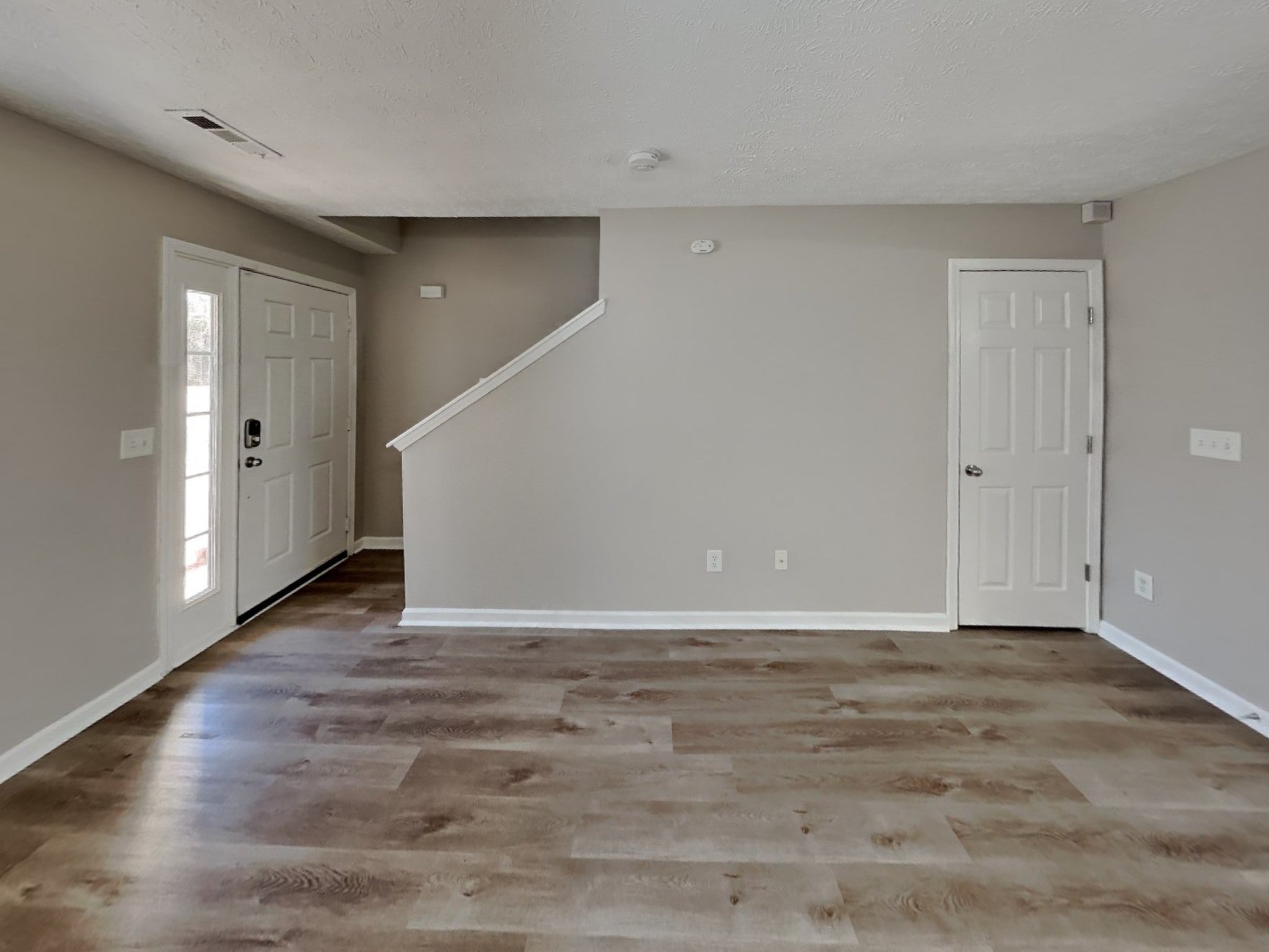 4028 Deer Run Trce