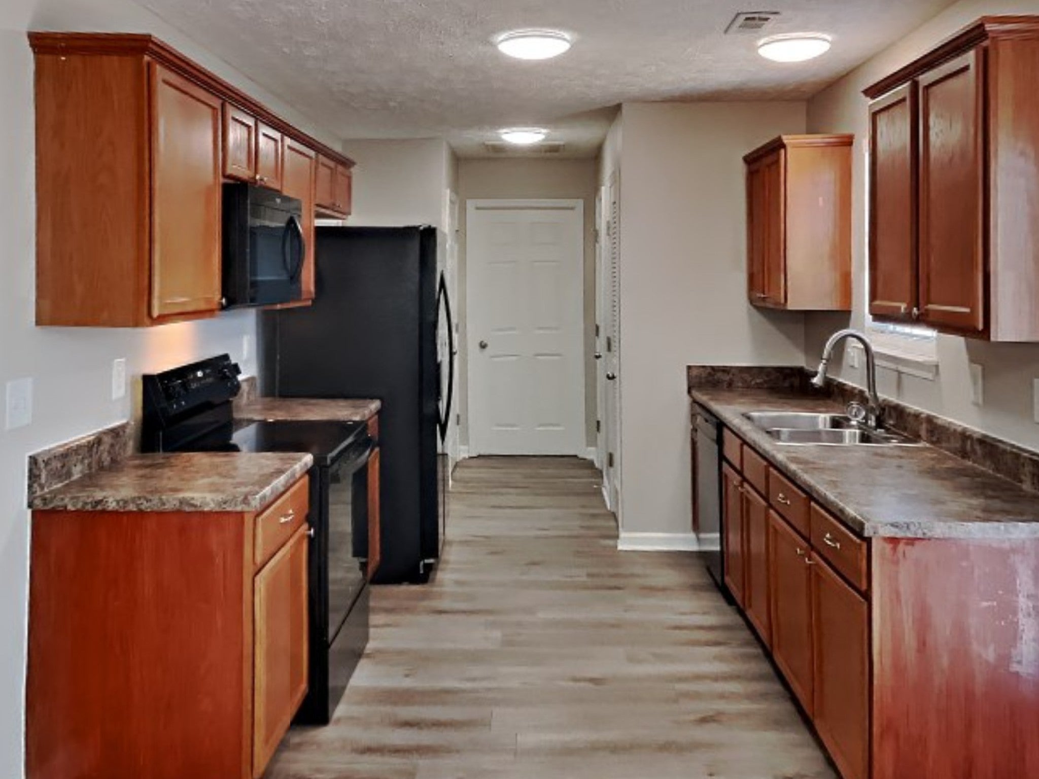4028 Deer Run Trce