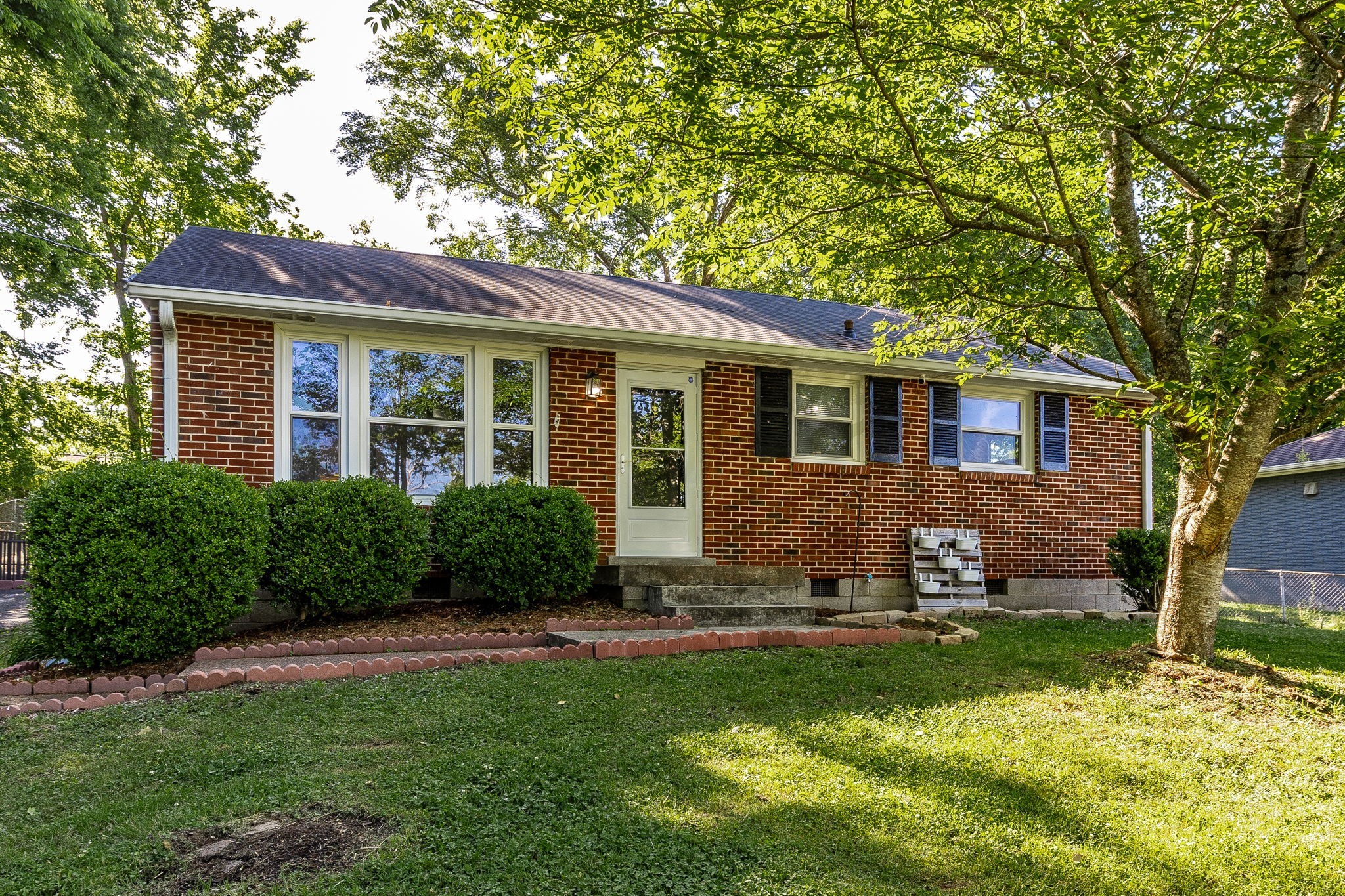 3908 Creekside Dr