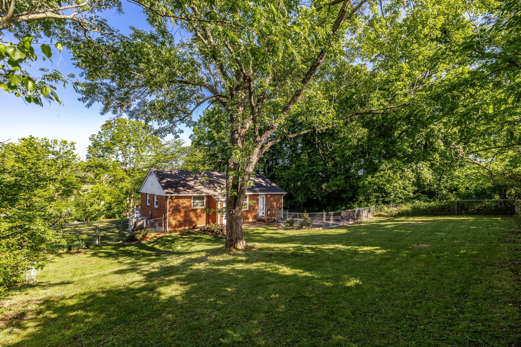 3908 Creekside Dr