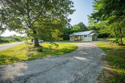 1320 Napier Lake Rd Hohenwald TN 38462