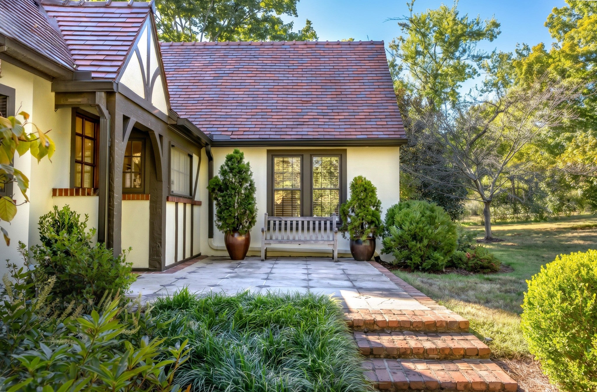 4-bed listing at 1201 Graybar Ln, Nashville
