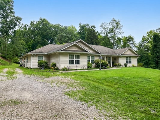 305 COVE CIR, CARYVILLE, TN 37714 - Image 7fbabdc2d3a72fb0a32762b27aafd1df/3904749479