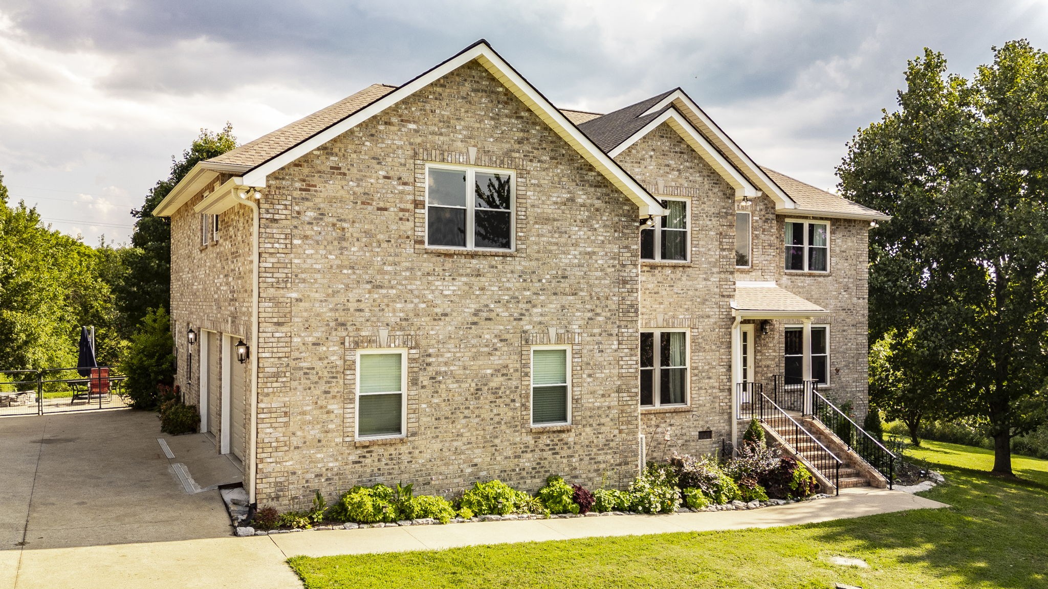 148 Phosphate Ln
