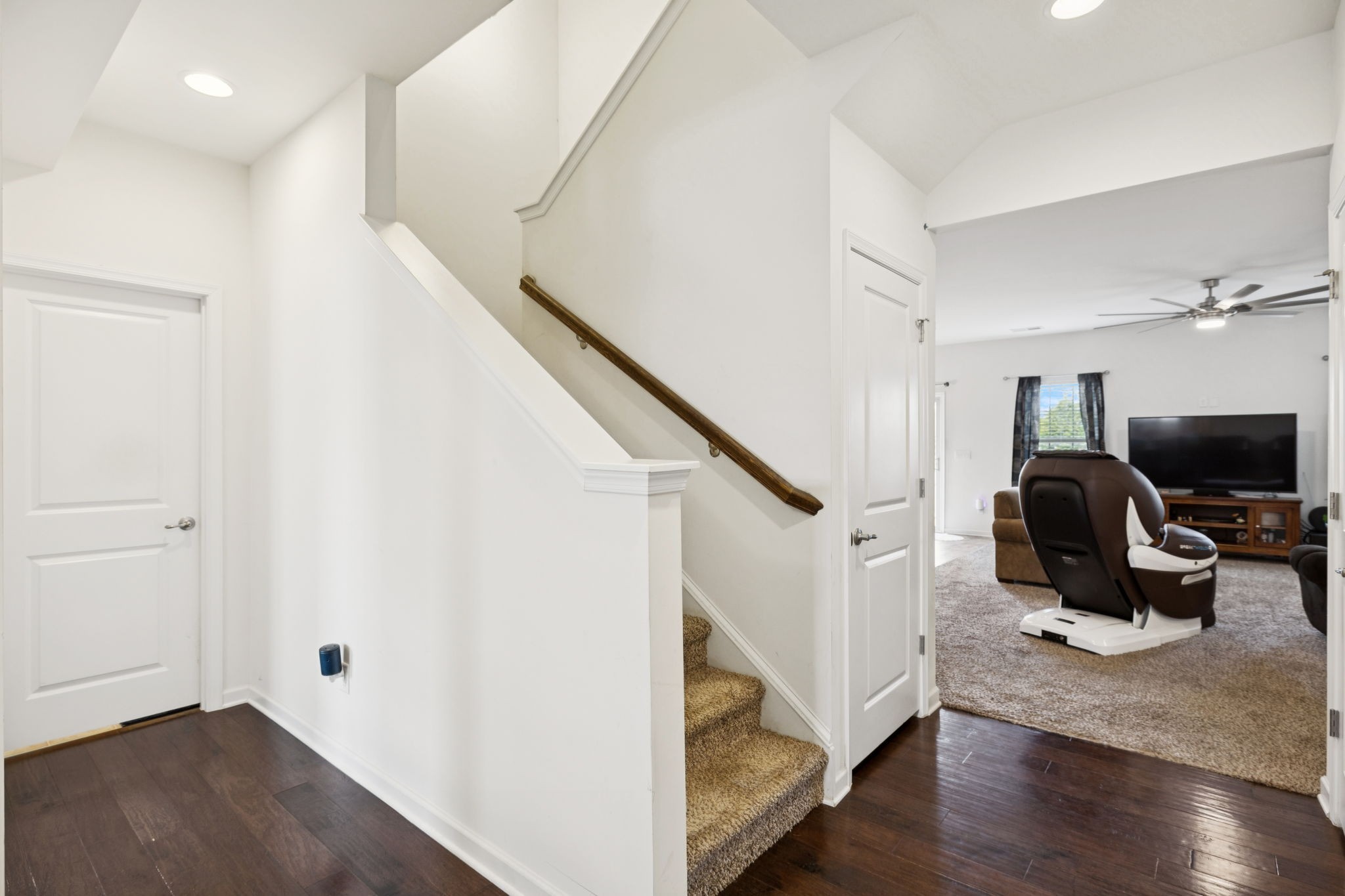 2727 Candlewick Ct