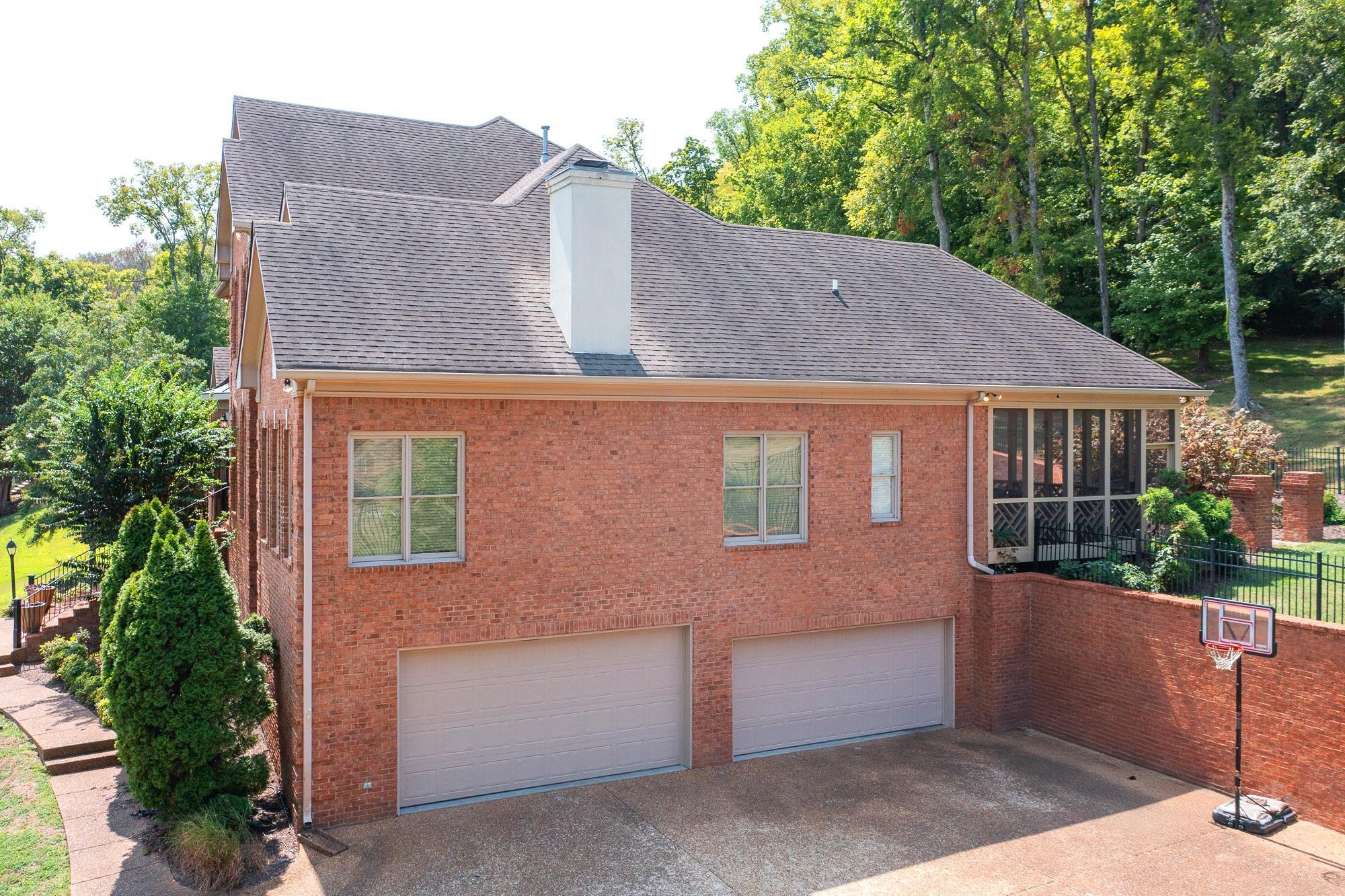 537 Grand Oaks Dr