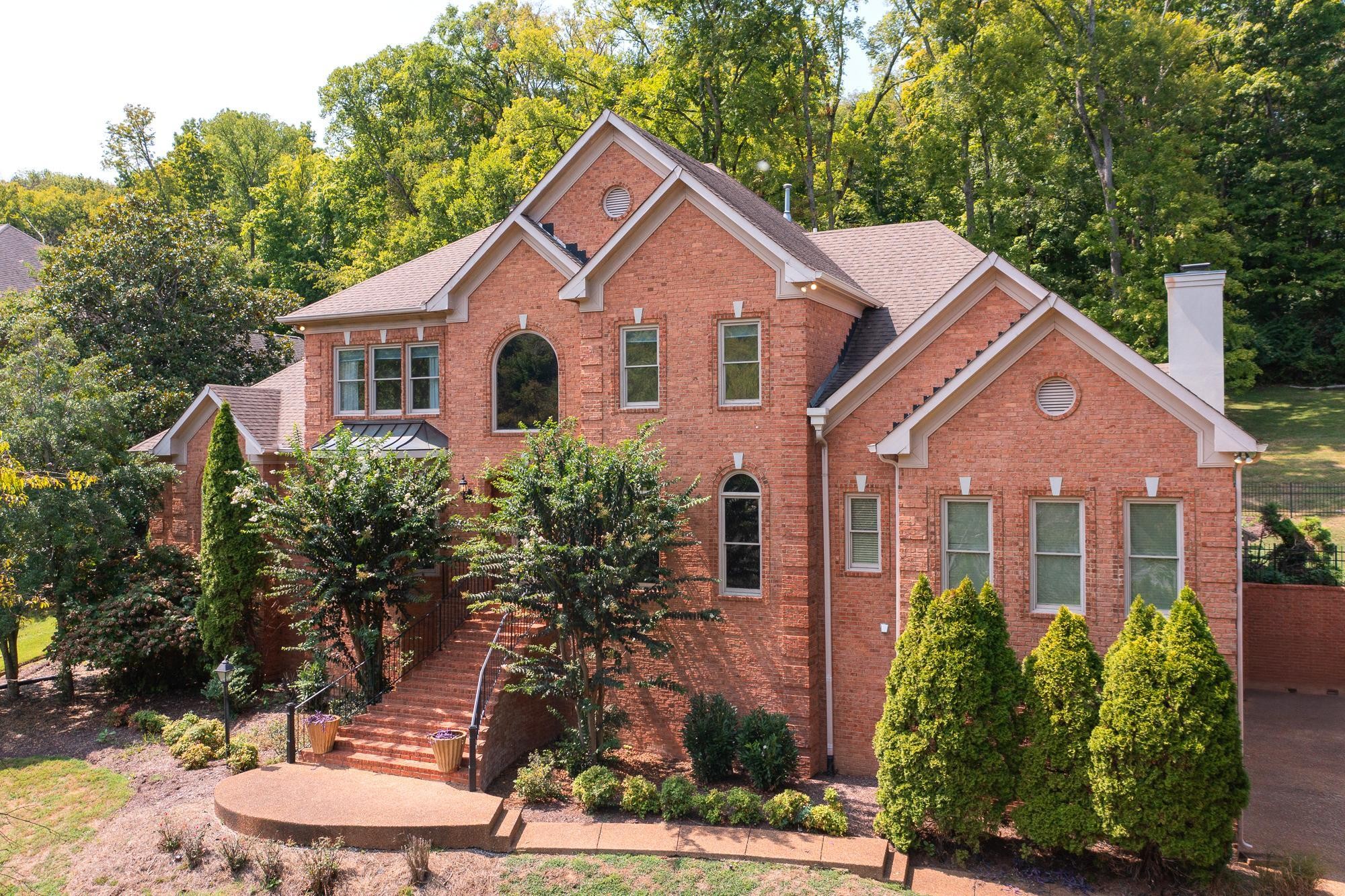 537 Grand Oaks Dr