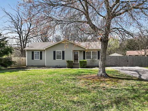 2041 Sugartree Dr Murfreesboro TN 37129