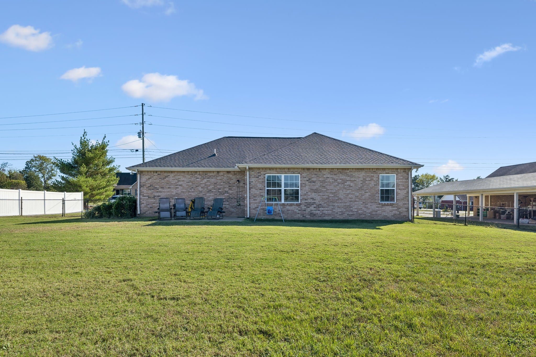 2739 Cliffside Dr