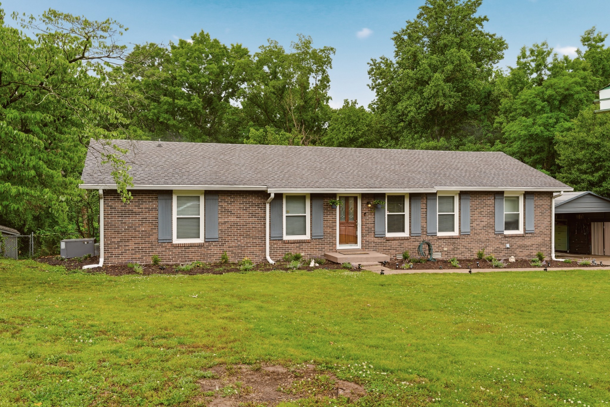 316 Estate Dr
