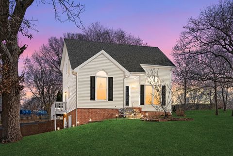 1735 Creekview Ct Adams TN 37010