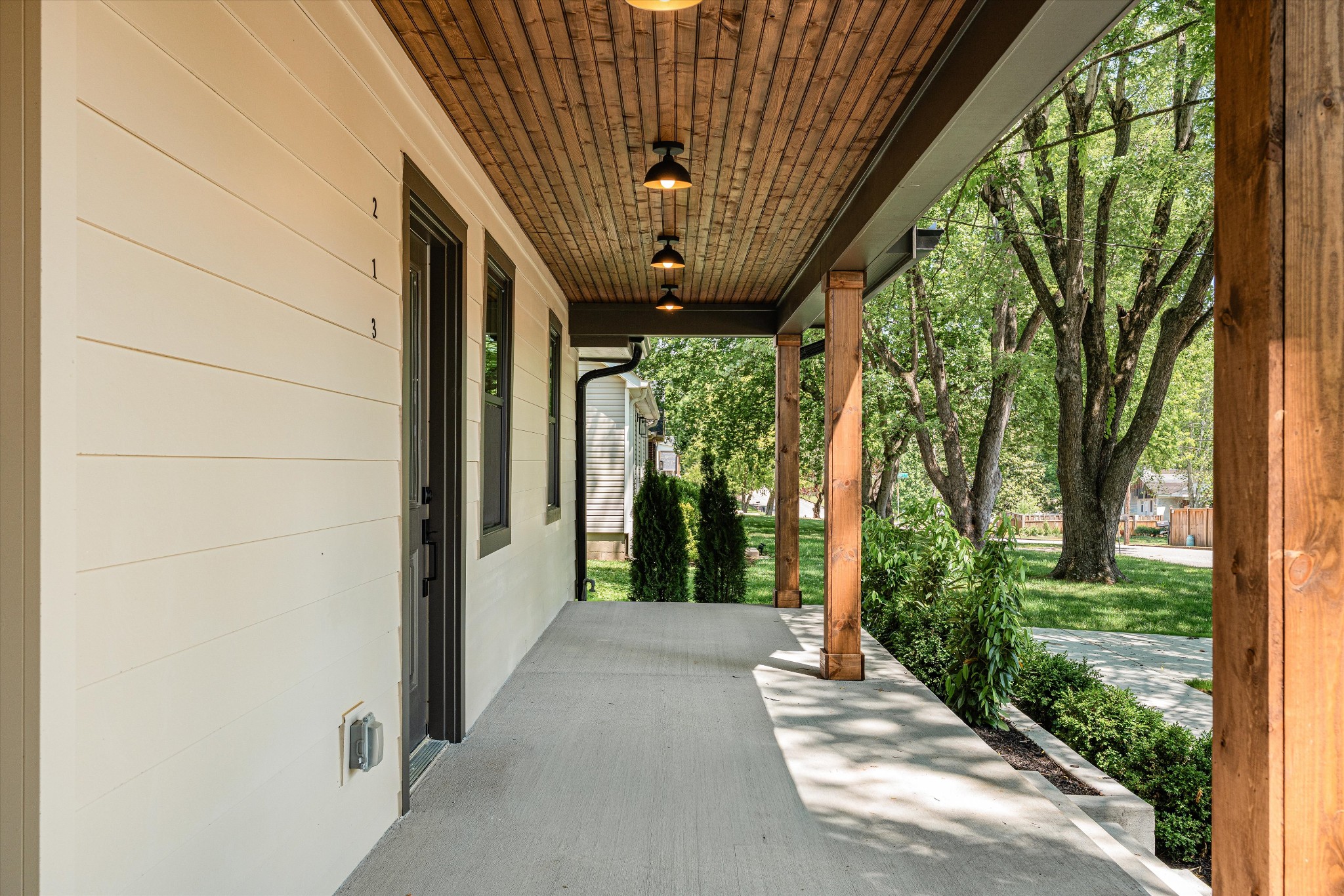 213 5th Ave