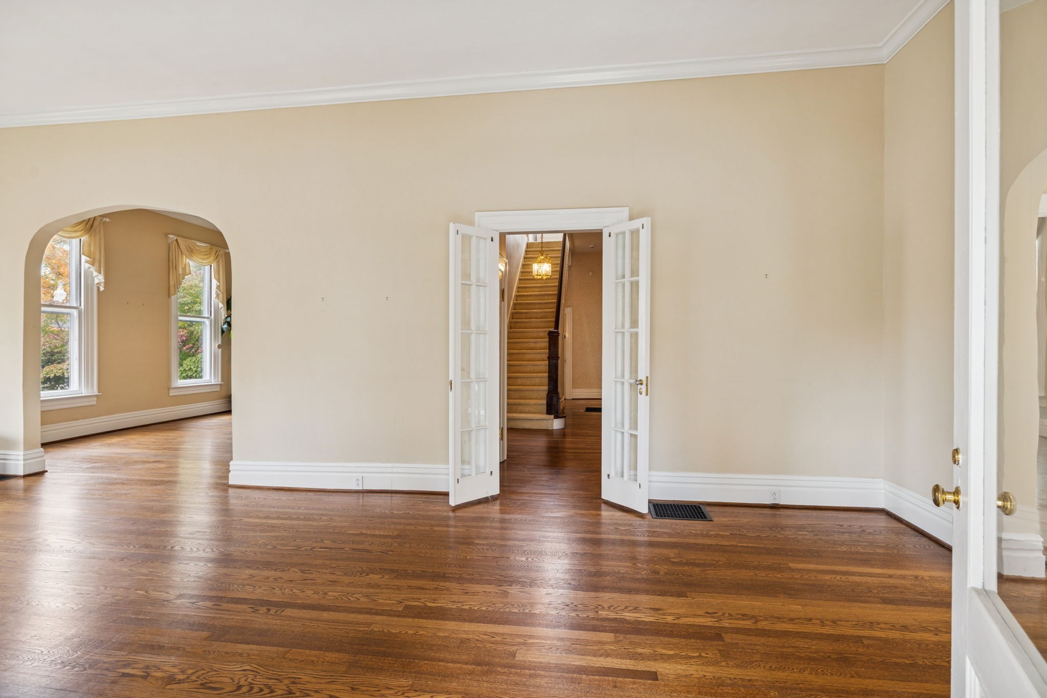 215 4th Ave S