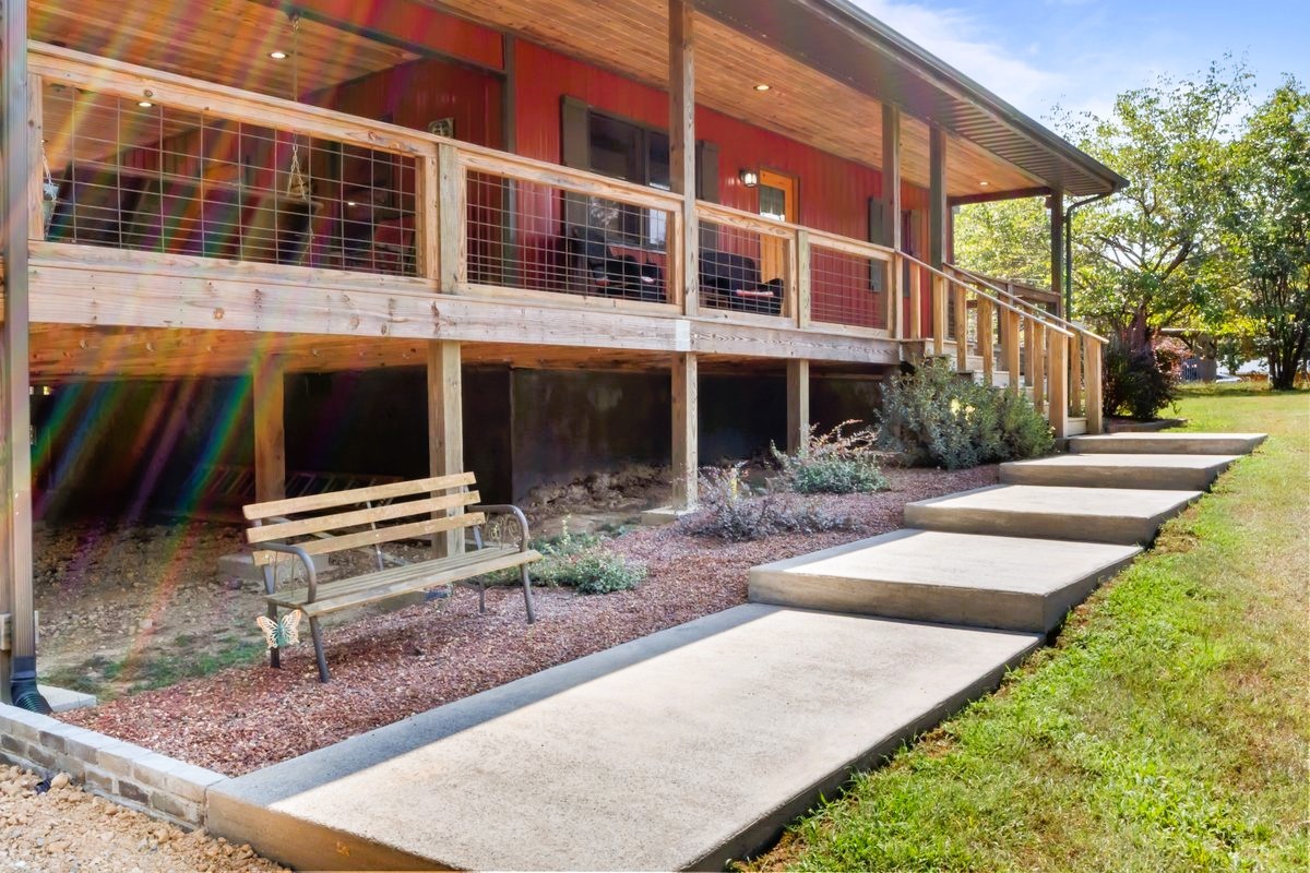 366 Connie Lynn Dr