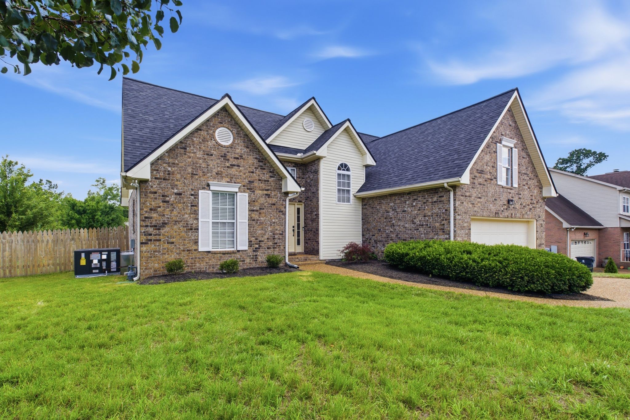 701 Pinehurst Pt