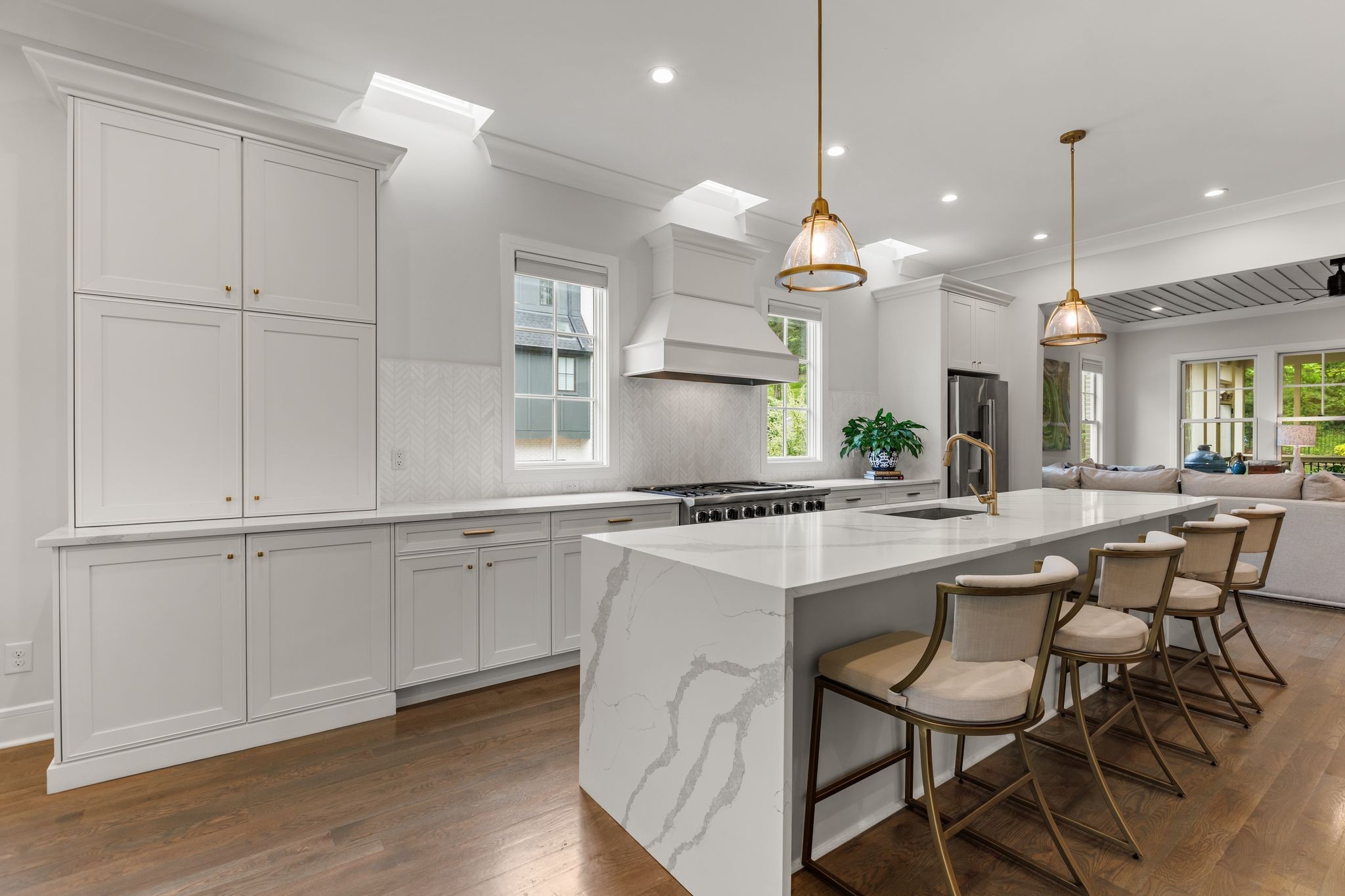 Nashville, Tennessee 37205, United States, 5 Bedrooms Bedrooms, ,6 BathroomsBathrooms,Residential,Active,176532