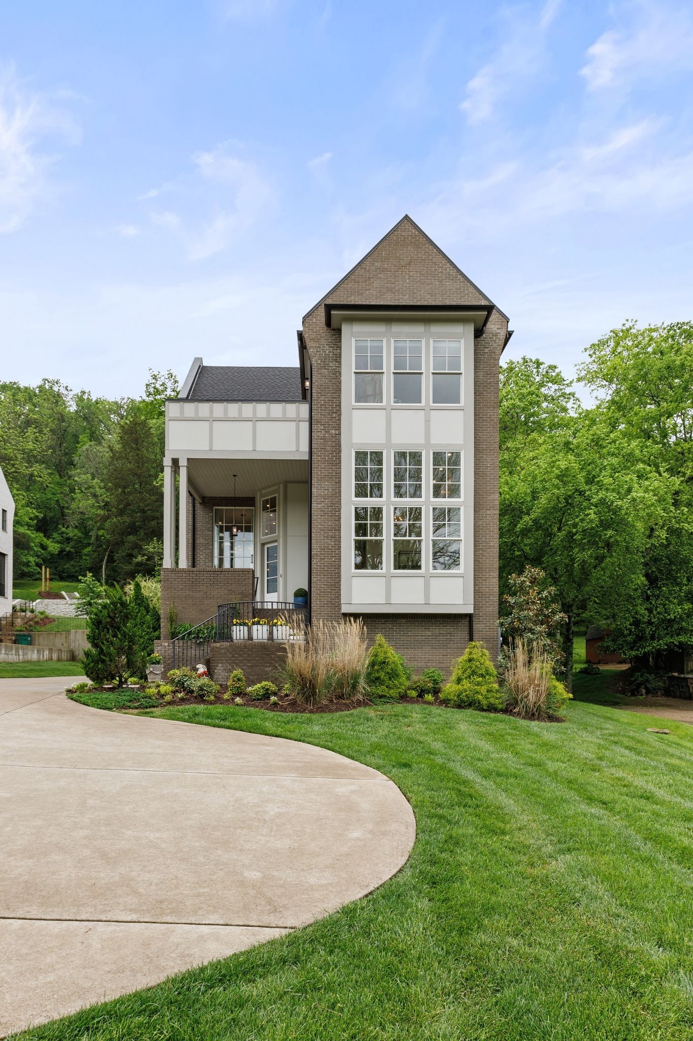 Nashville, Tennessee 37205, United States, 5 Bedrooms Bedrooms, ,6 BathroomsBathrooms,Residential,Active,176532