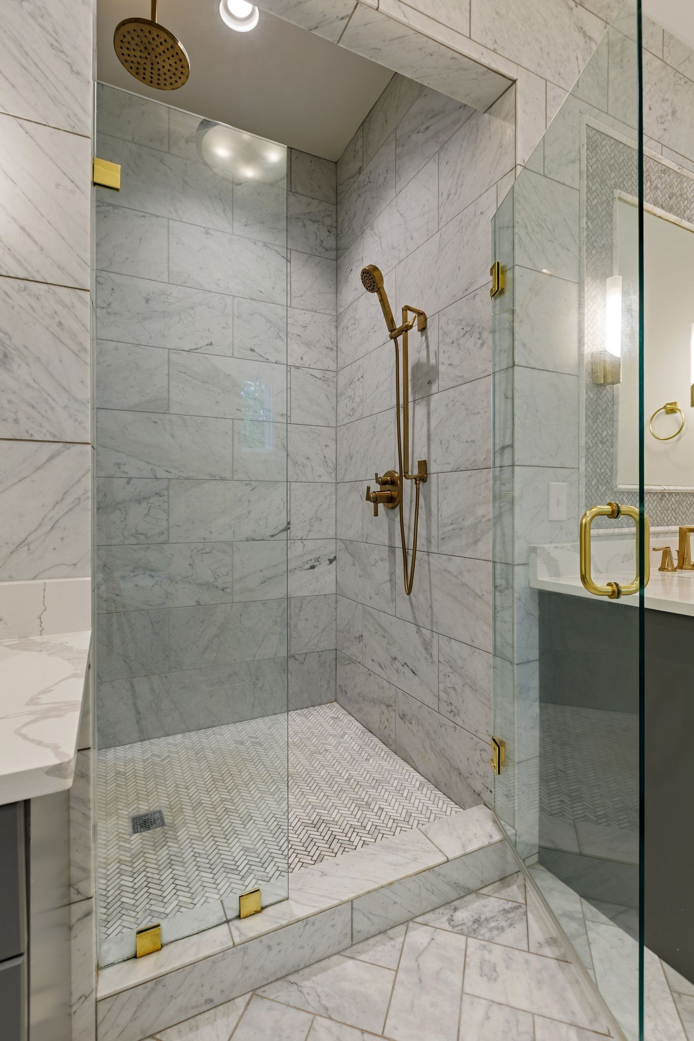 Nashville, Tennessee 37205, United States, 5 Bedrooms Bedrooms, ,6 BathroomsBathrooms,Residential,Active,176532