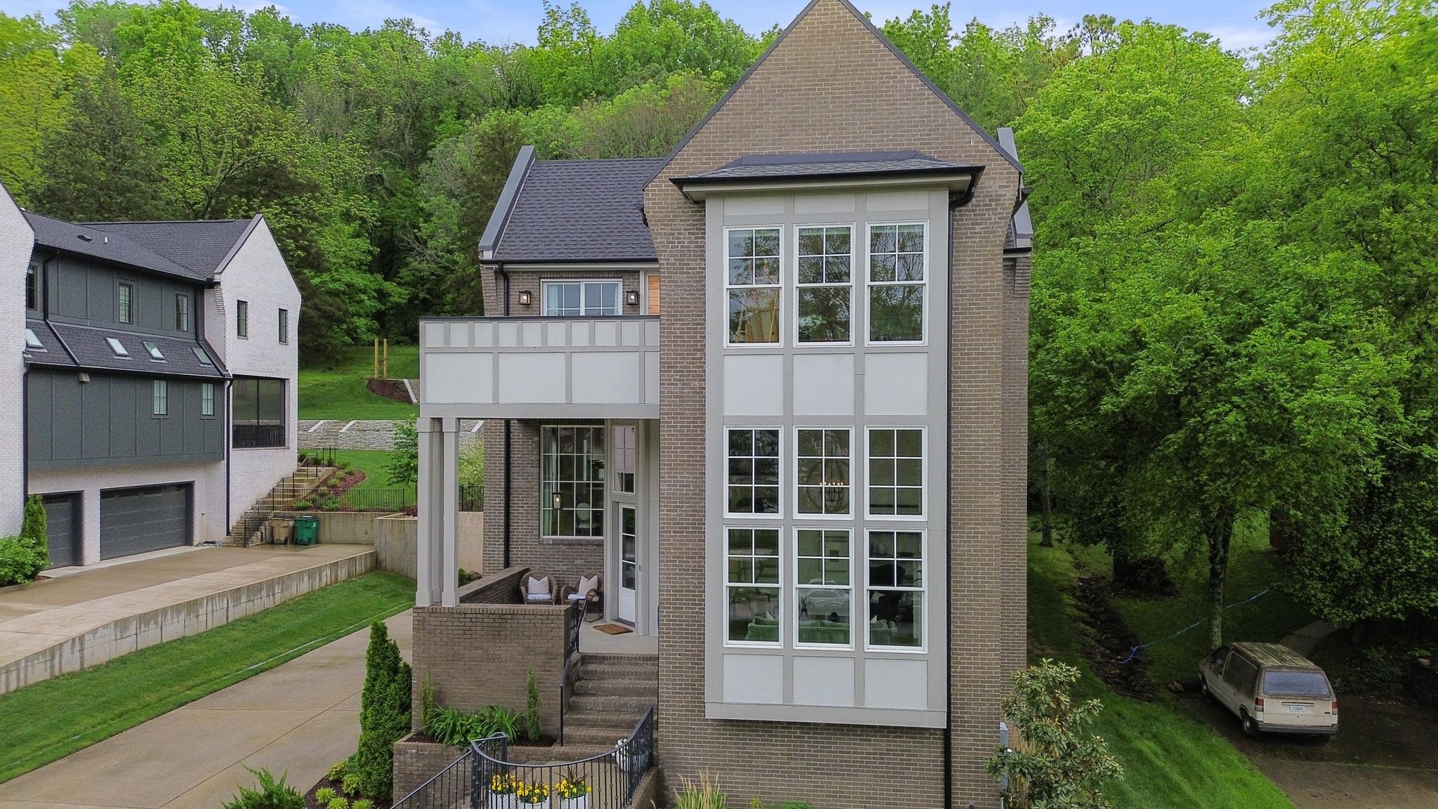 Nashville, Tennessee 37205, United States, 5 Bedrooms Bedrooms, ,6 BathroomsBathrooms,Residential,Active,176532