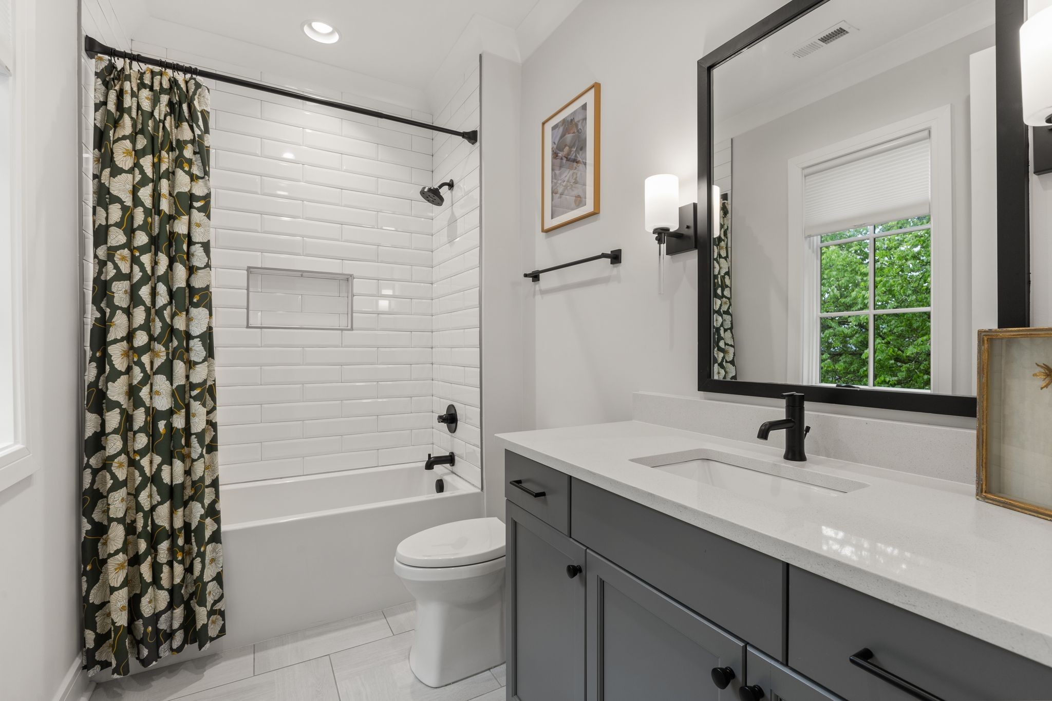 Nashville, Tennessee 37205, United States, 5 Bedrooms Bedrooms, ,6 BathroomsBathrooms,Residential,Active,176532