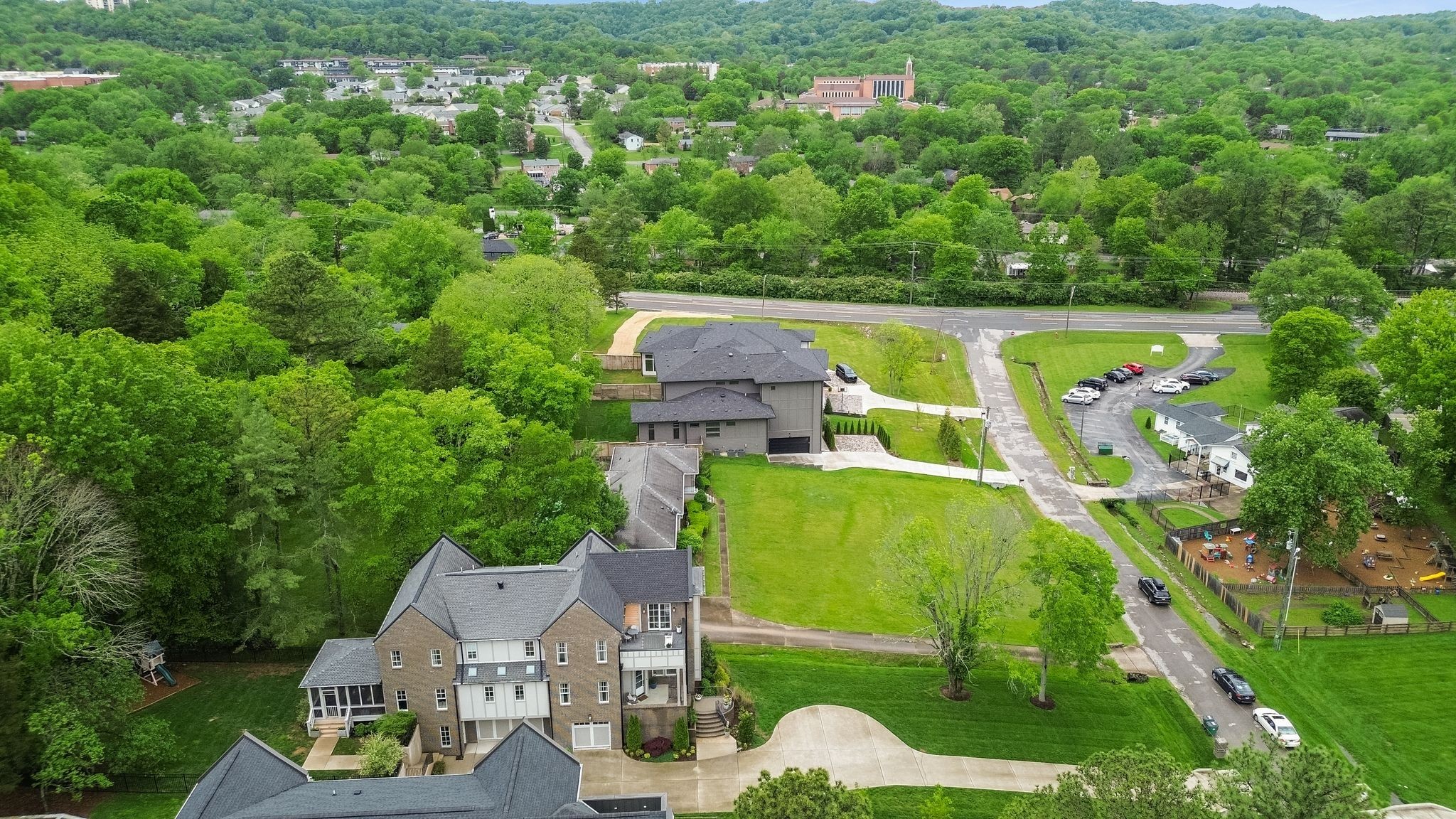 Nashville, Tennessee 37205, United States, 5 Bedrooms Bedrooms, ,6 BathroomsBathrooms,Residential,Active,176532