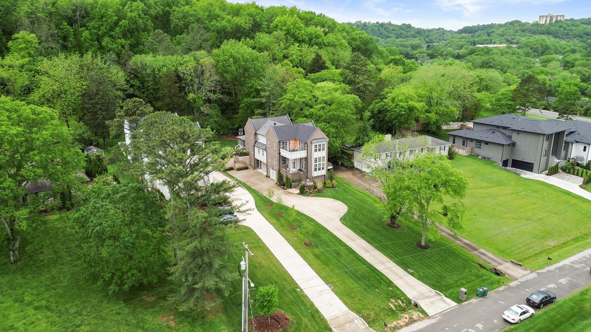 Nashville, Tennessee 37205, United States, 5 Bedrooms Bedrooms, ,6 BathroomsBathrooms,Residential,Active,176532