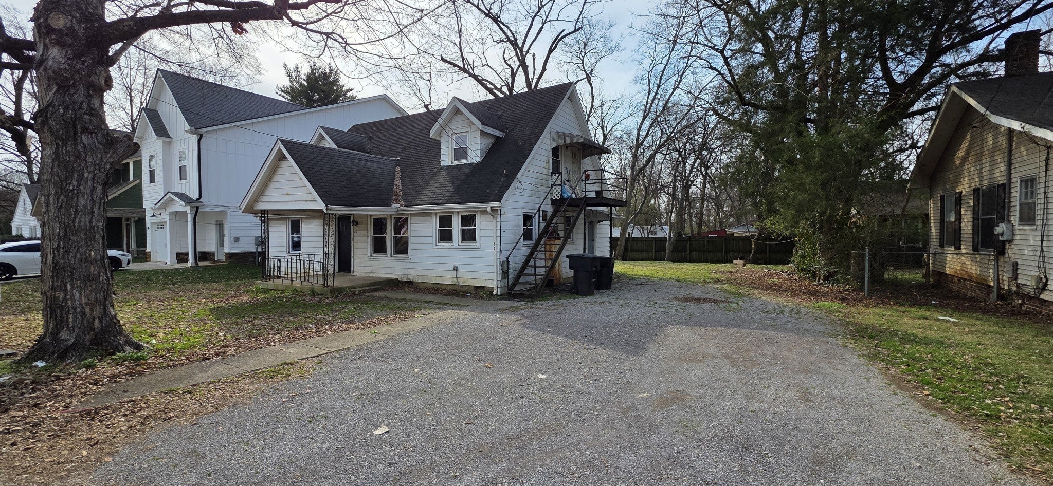 810 E Vine St