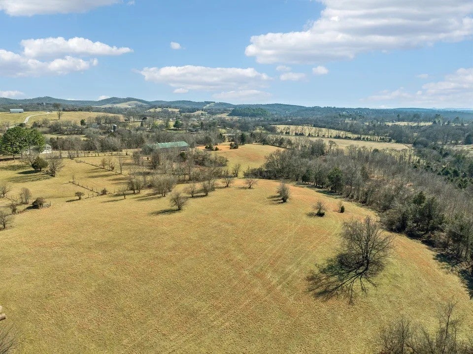 listing at 8009 Palmore Hollow Pvt Ln, Nolensville