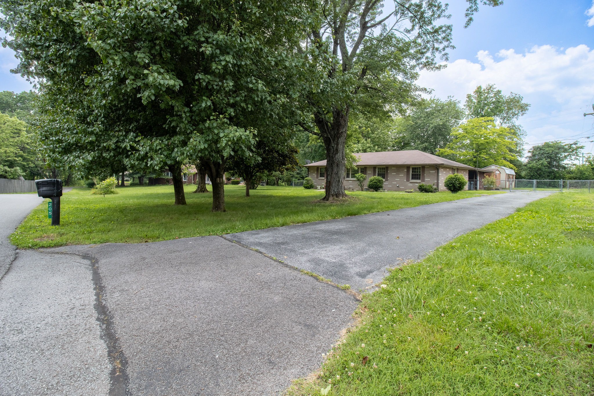 205 Hamlett Dr