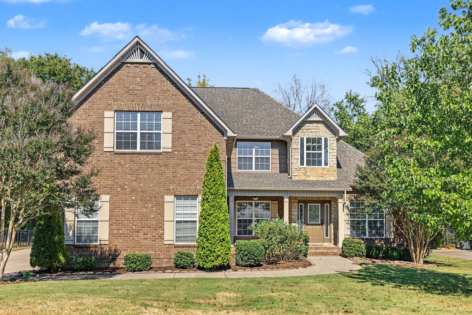 1002 Glessner Dr