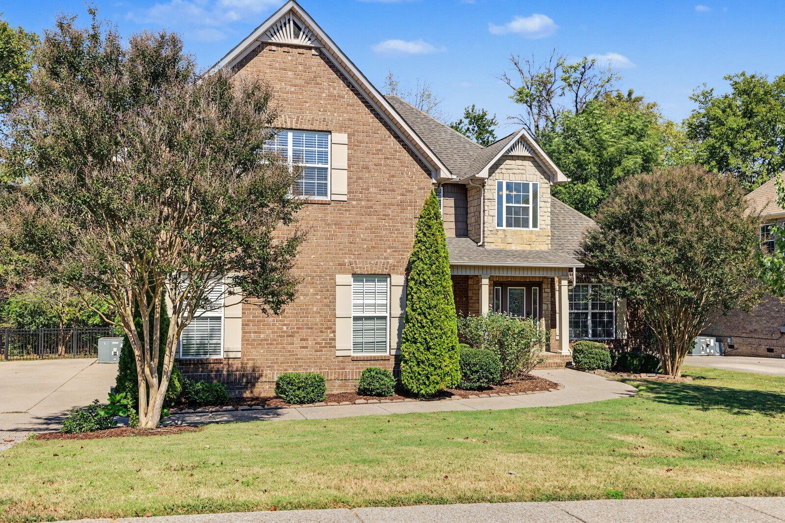 1002 Glessner Dr