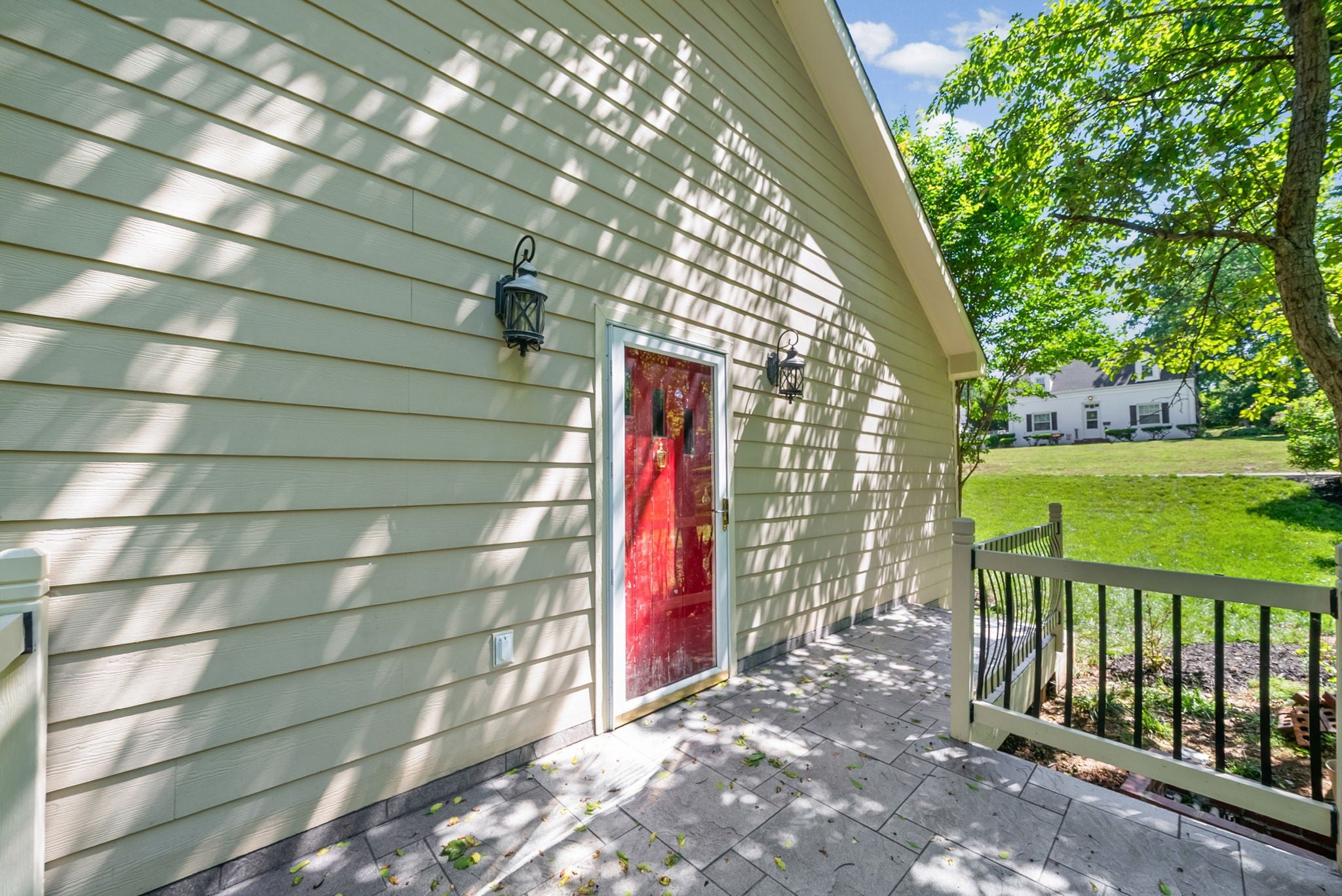 171 W Glenwood Dr
