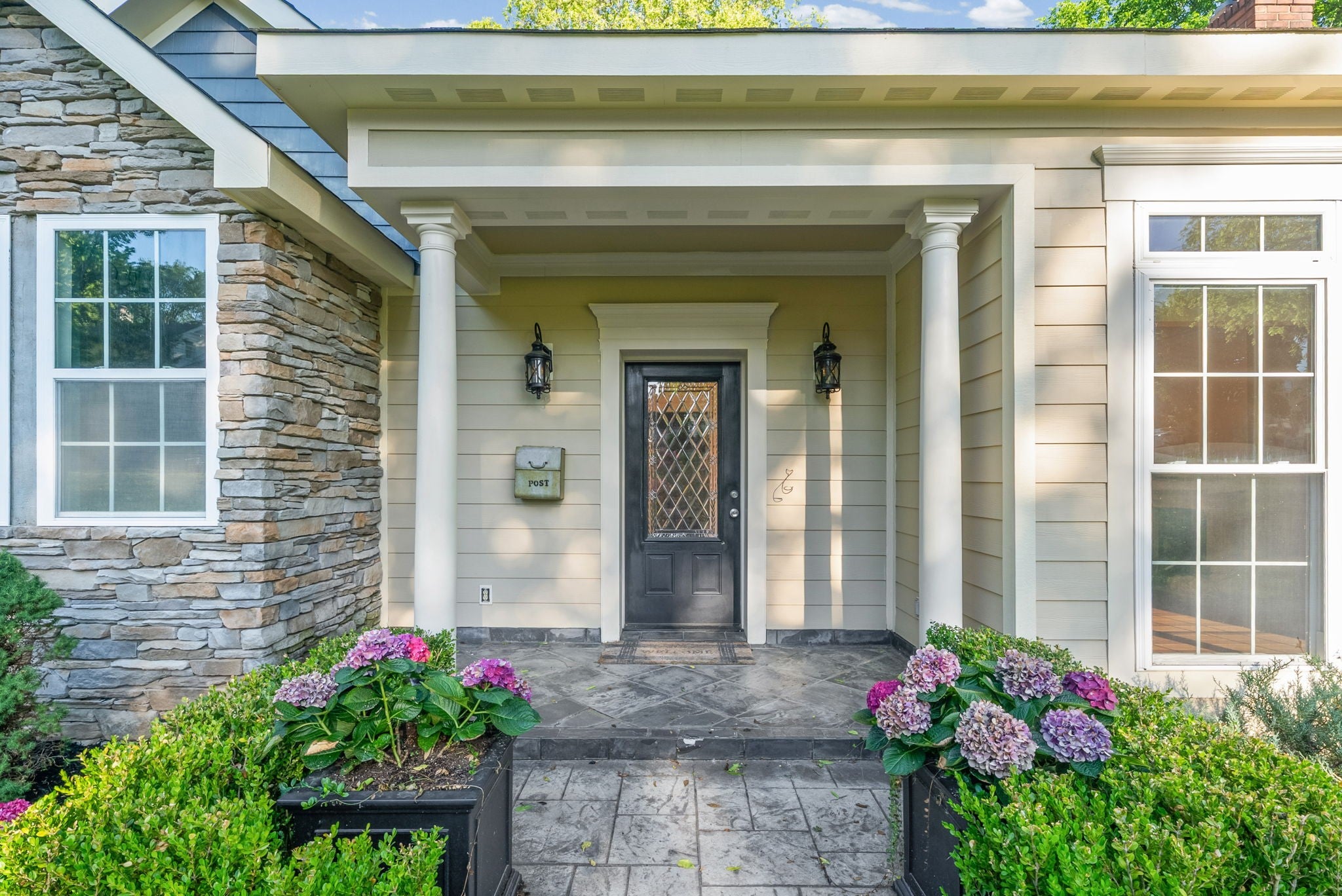 171 W Glenwood Dr