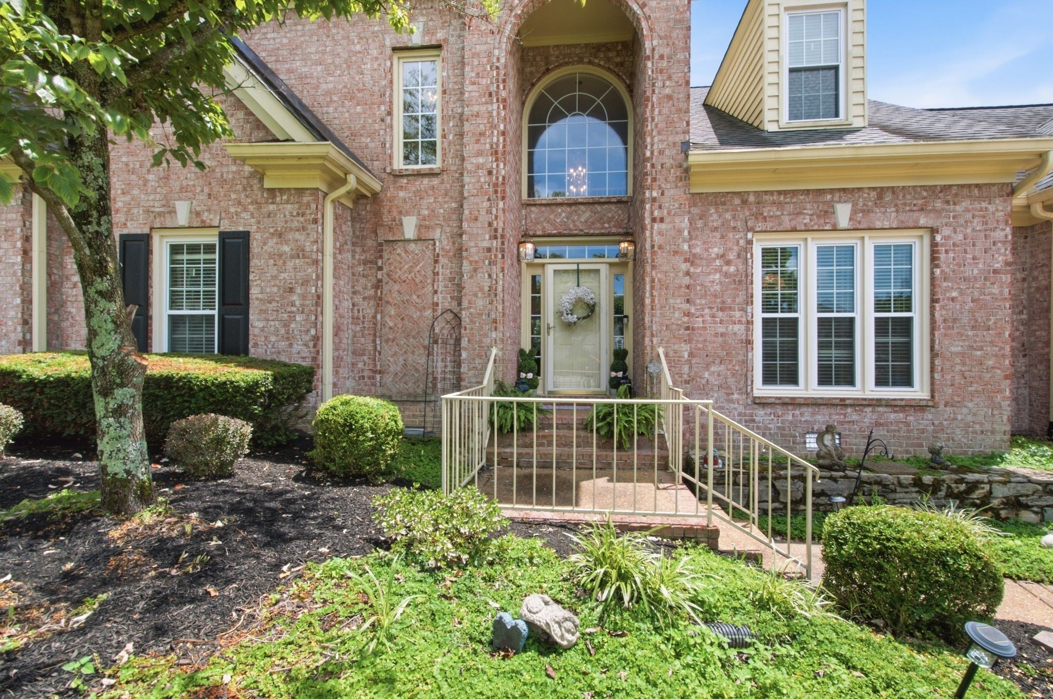 150 Temple Crest Trl