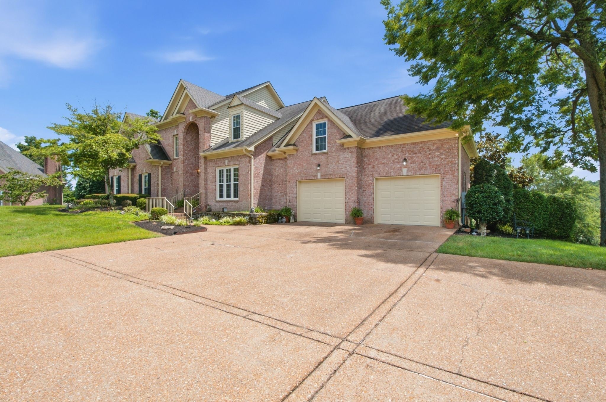 150 Temple Crest Trl