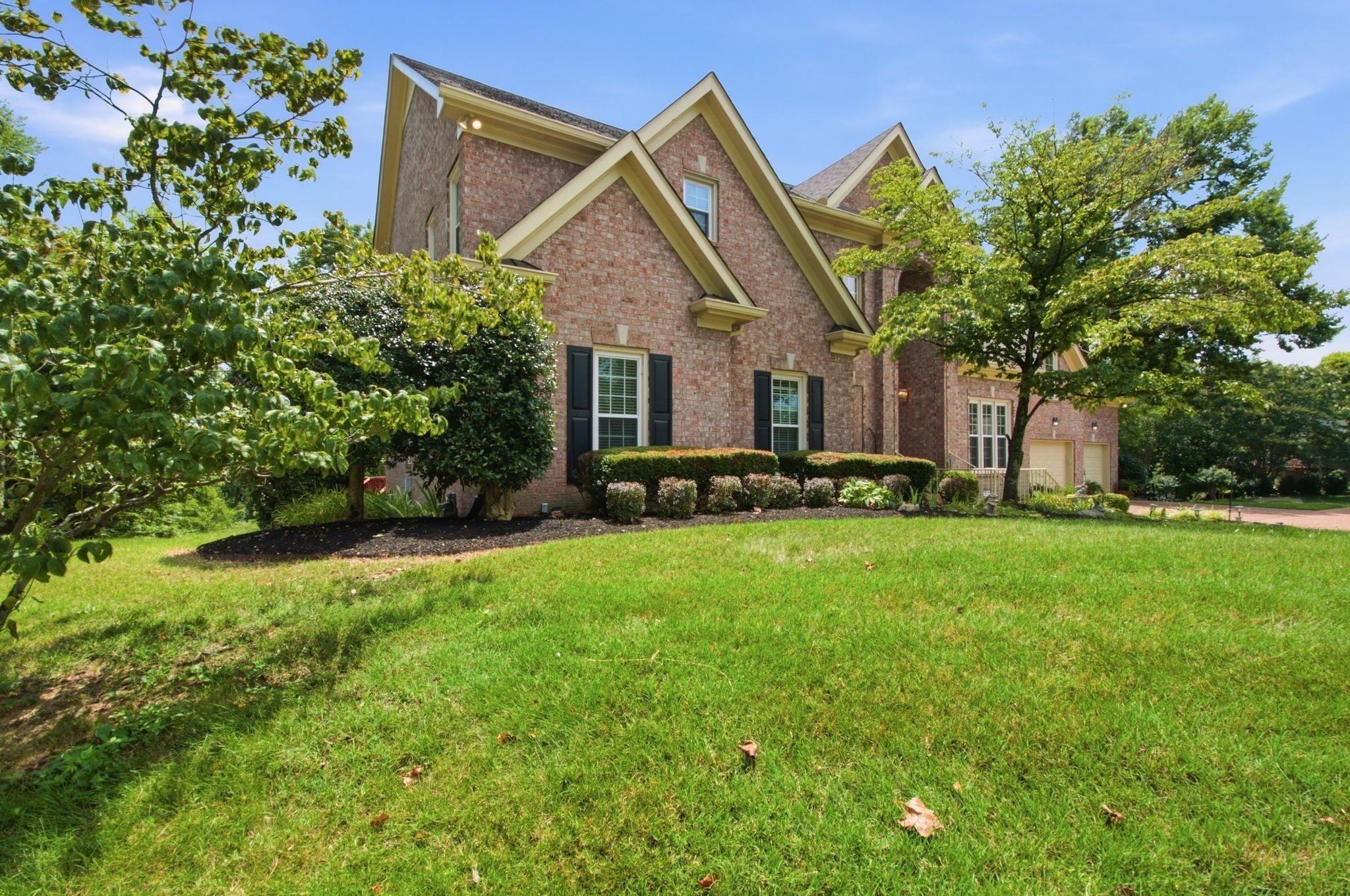 150 Temple Crest Trl