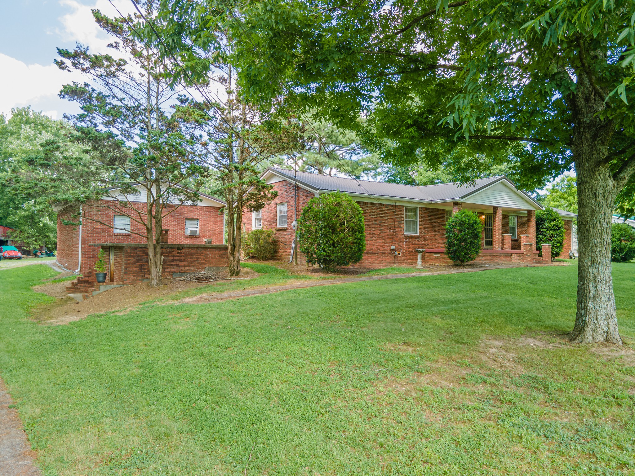 1111 Baker Ln