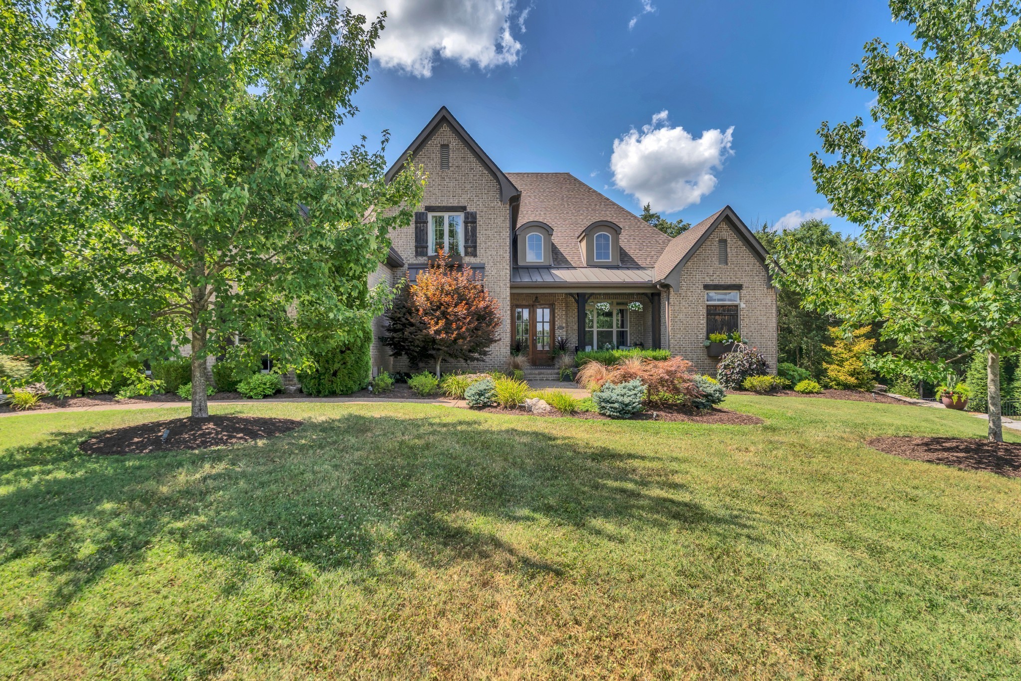 1818 Eaves Ct