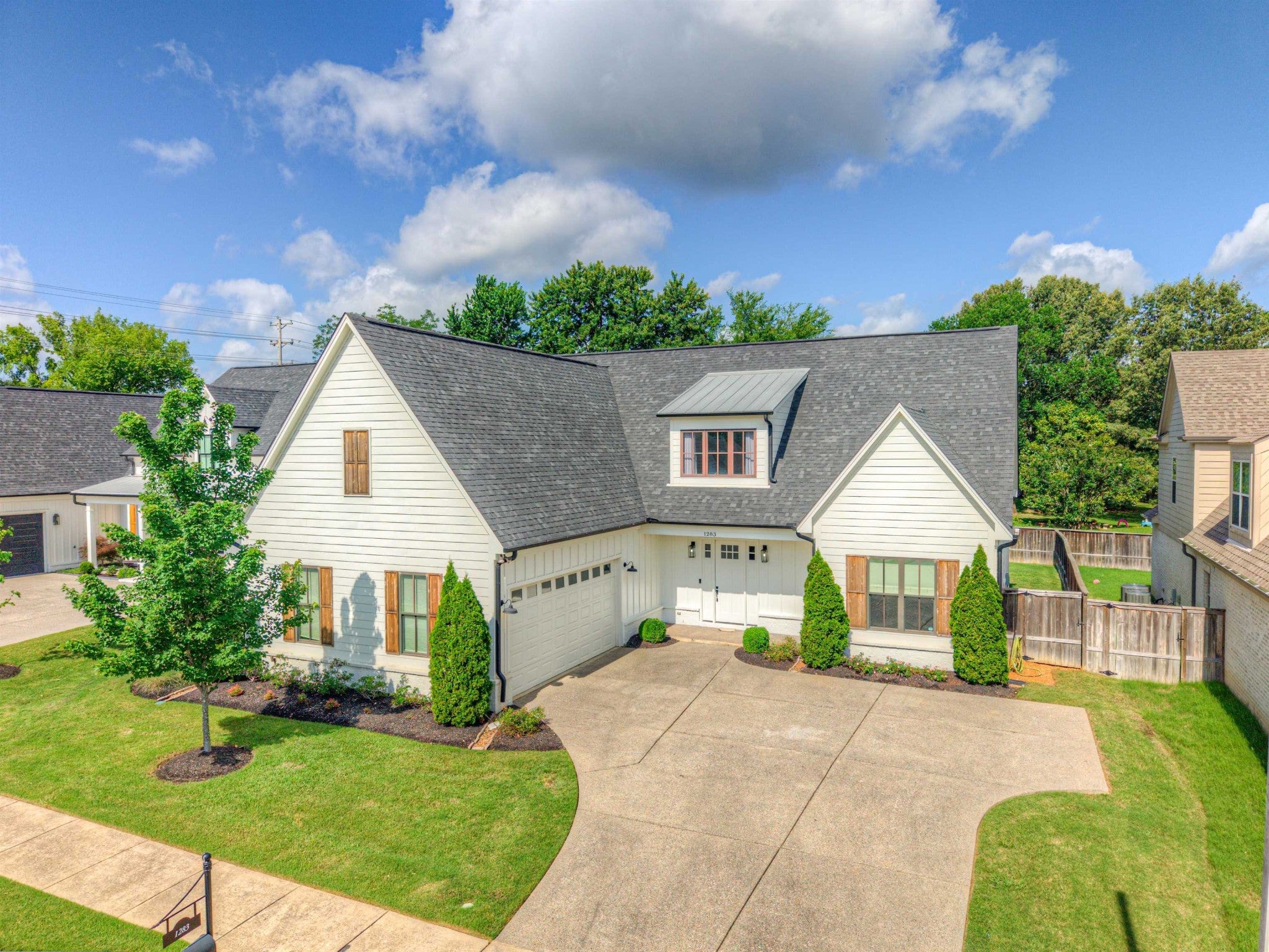 1283 BELFAIR DR