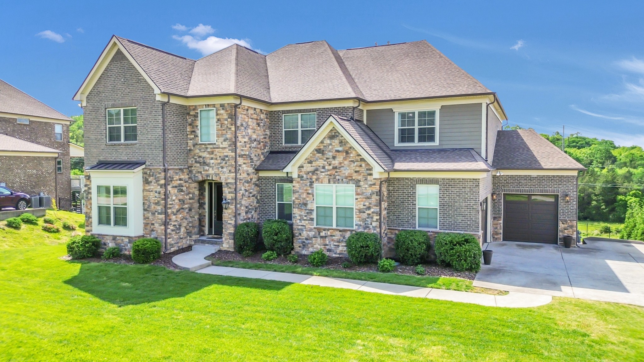 Brentwood, Tennessee 37027, United States, 6 Bedrooms Bedrooms, ,6 BathroomsBathrooms,Residential,Pending,127792