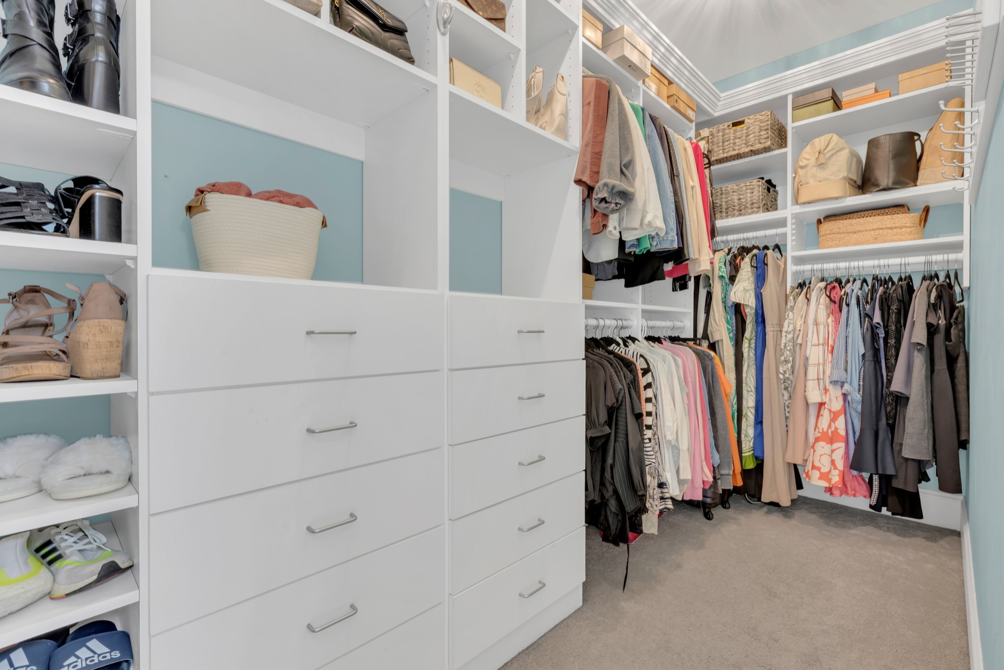 Brentwood, Tennessee 37027, United States, 6 Bedrooms Bedrooms, ,6 BathroomsBathrooms,Residential,Pending,127792