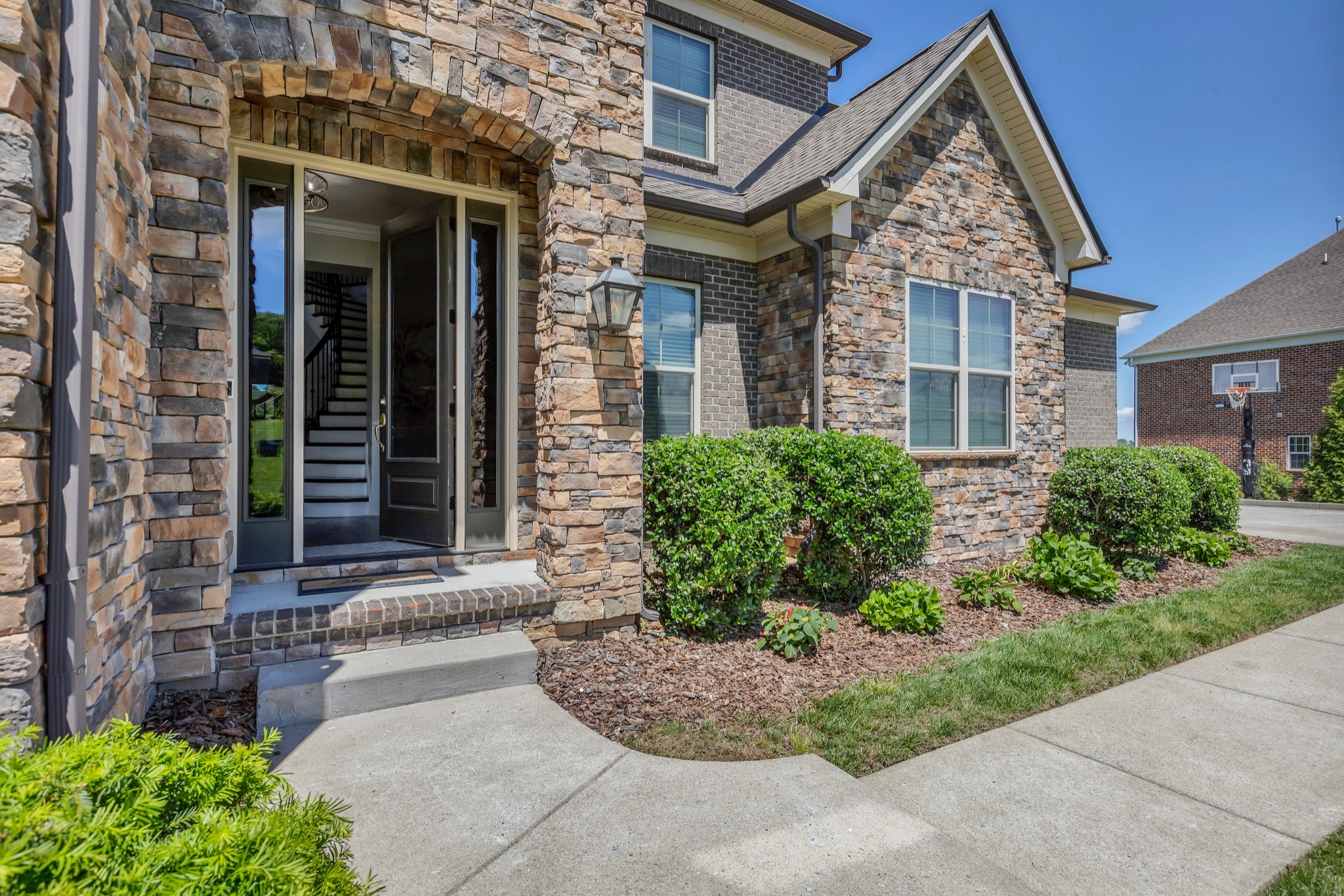 Brentwood, Tennessee 37027, United States, 6 Bedrooms Bedrooms, ,6 BathroomsBathrooms,Residential,Pending,127792