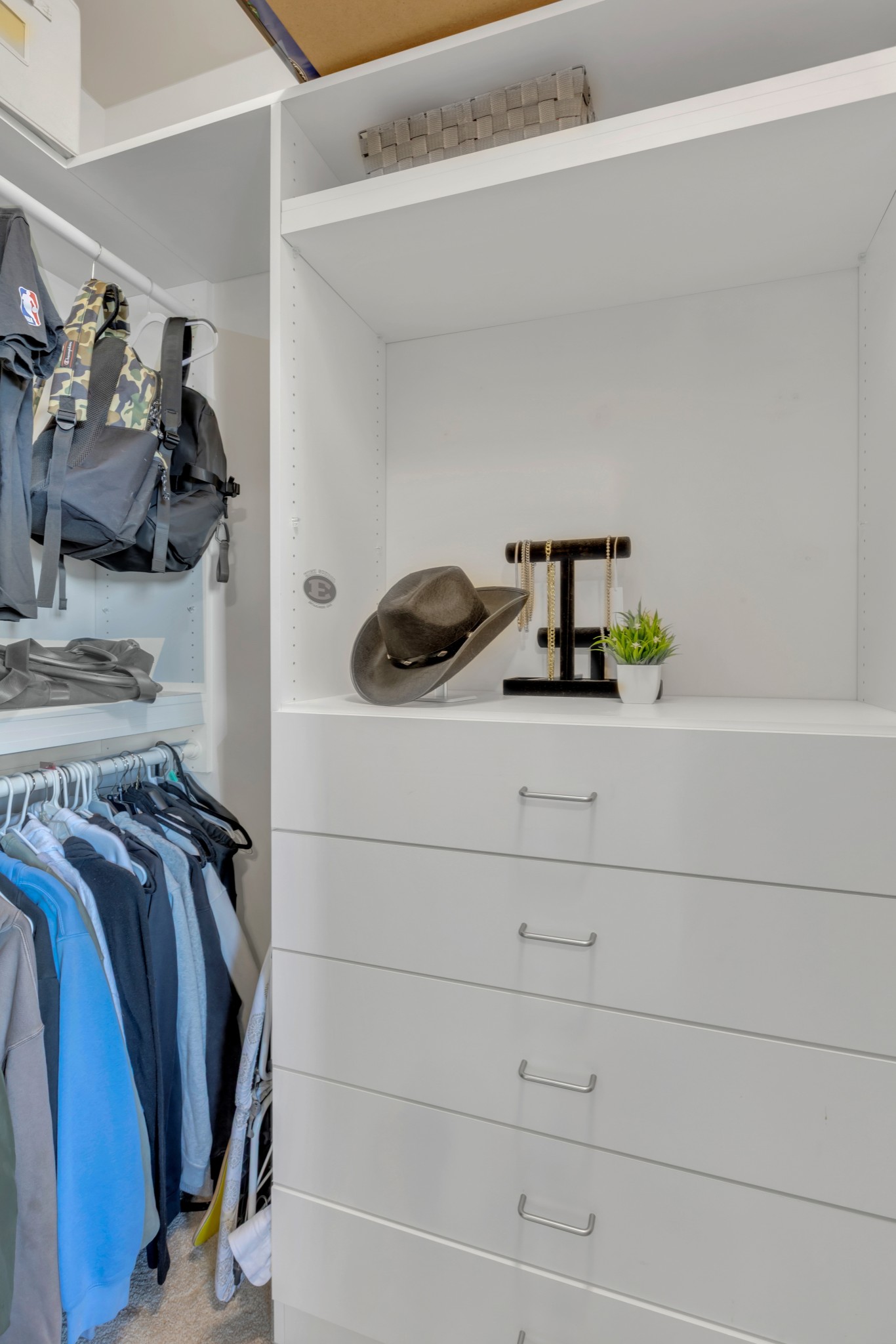 Brentwood, Tennessee 37027, United States, 6 Bedrooms Bedrooms, ,6 BathroomsBathrooms,Residential,Pending,127792